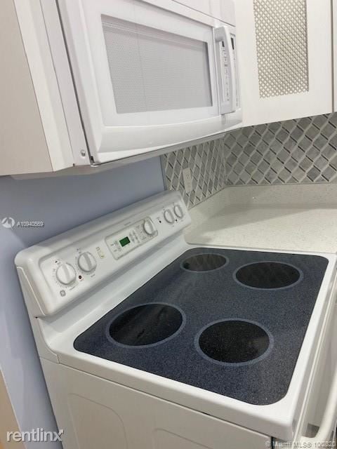 Primary Photo - 2 br, 1.5 bath Condo - 5975 N Federal Hwy