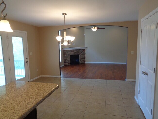Building Photo - 712 Anaconda Ct