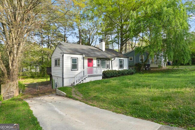 Building Photo - 2132 Penrose Dr