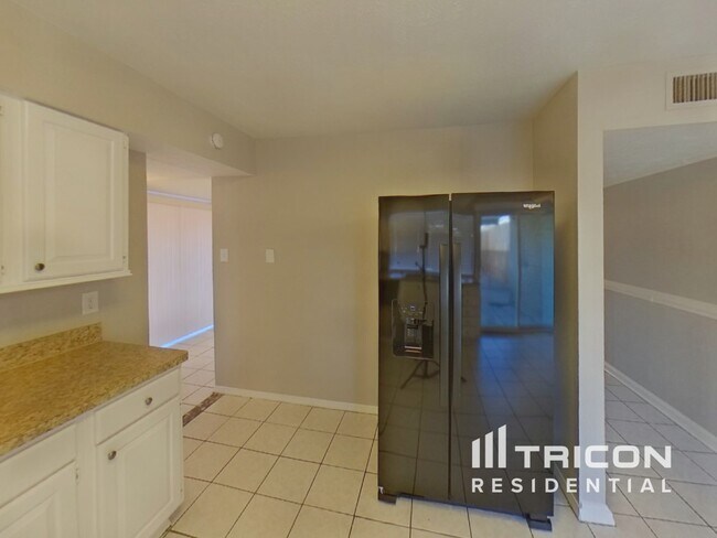 Foto del edificio - 3109 Nutmeg Ln