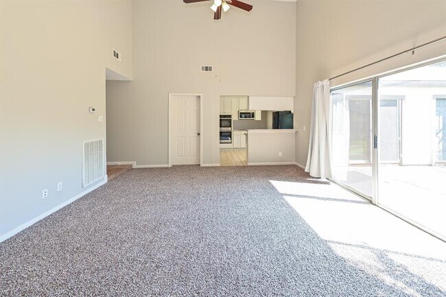 Building Photo - 5893 Southern Hills Dr