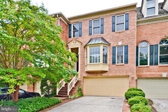 Building Photo - 1540 Hampton Hill Cir