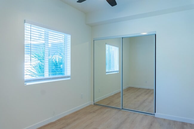 Building Photo - 5580 Baja Dr