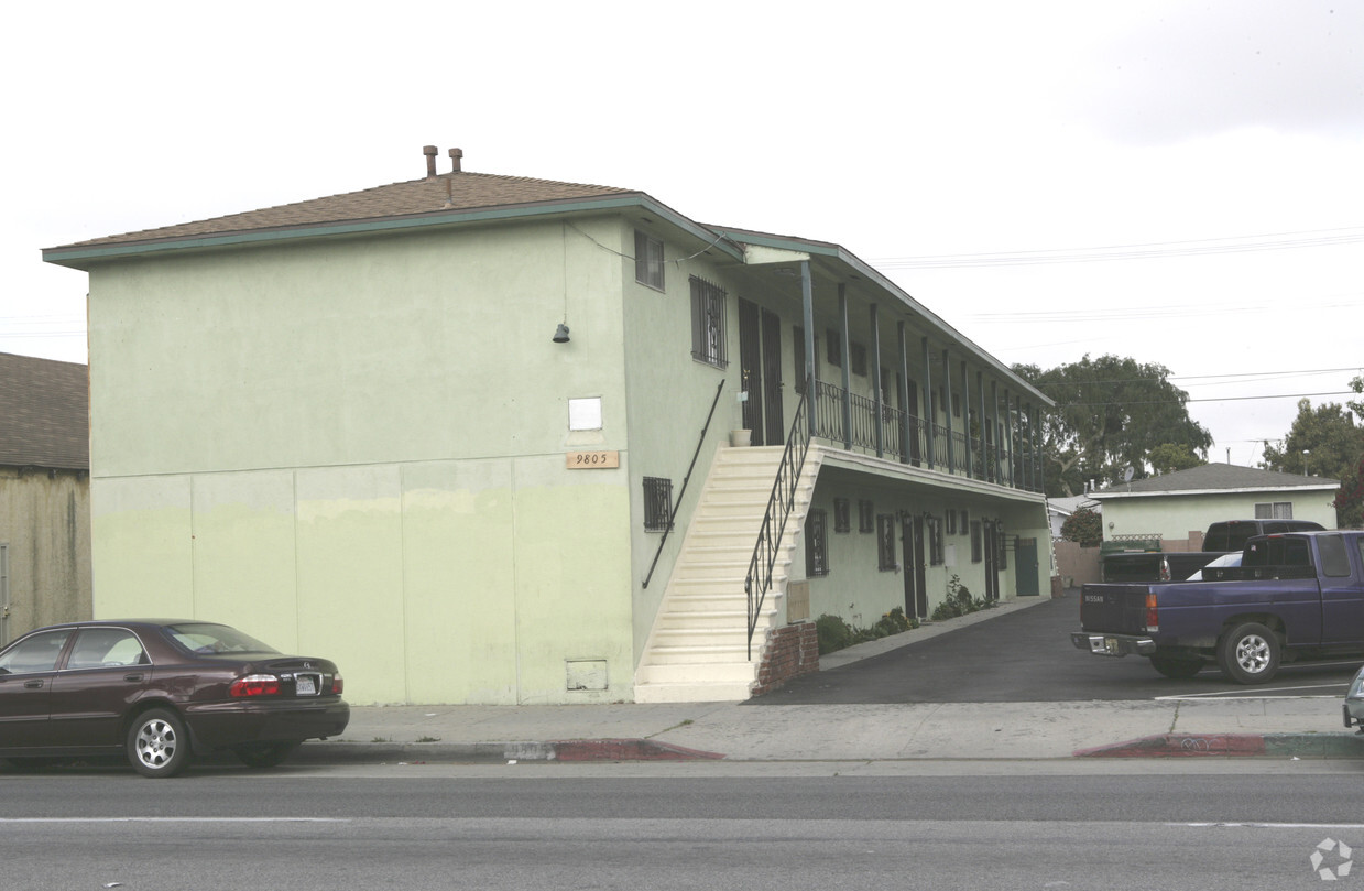 Primary Photo - 9805 California Ave