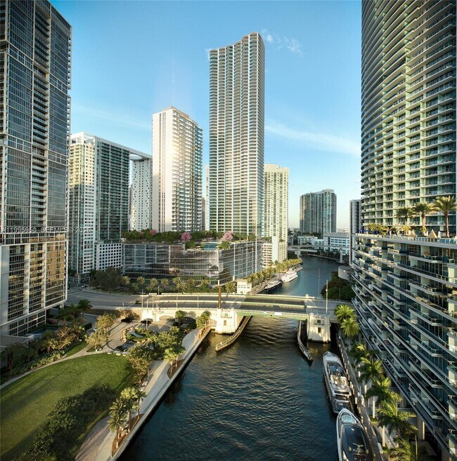 Foto del edificio - 77 SE 5th St