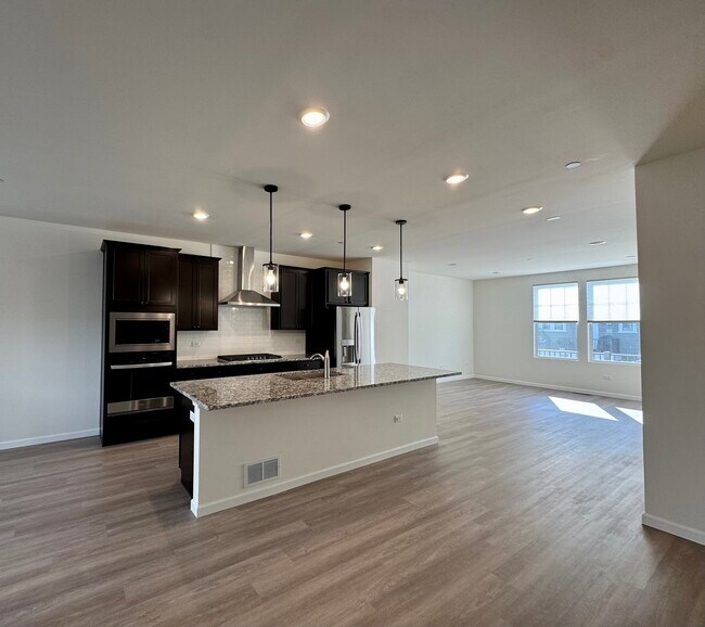 Foto del edificio - 155 Yorktown Ct