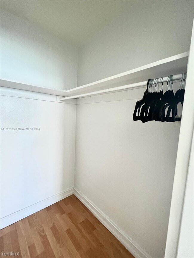 Building Photo - 1 br, 1 bath Condo - 1200 West Ave Apt 904