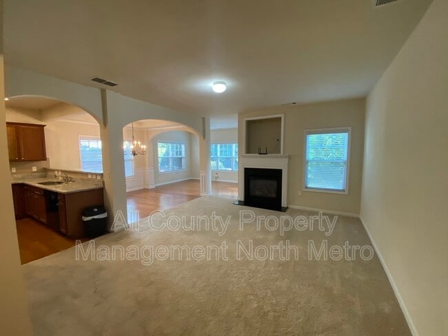 Building Photo - 2875 Cross Creek Dr