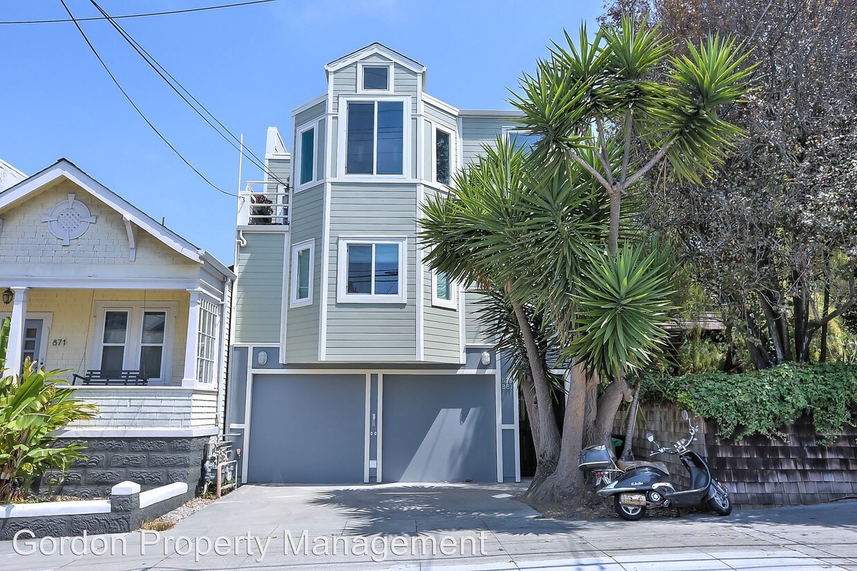 Primary Photo - 2 br, 1.5 bath House - 875 Wisconsin Street
