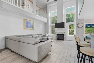 Building Photo - 6850 Thistle Hill Way