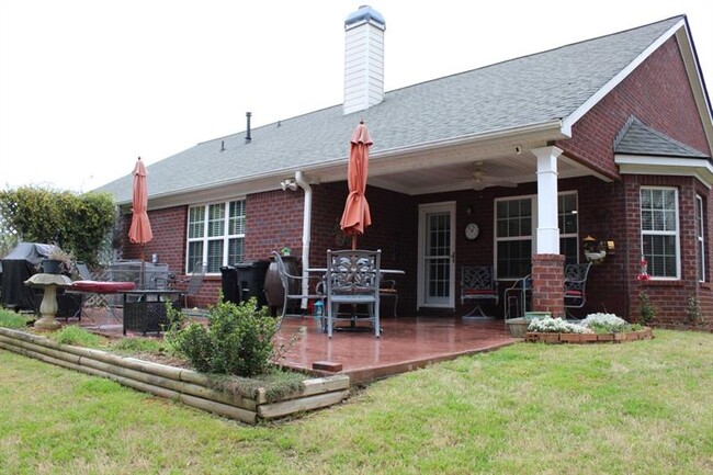Building Photo - 3408 Kinsley Ct