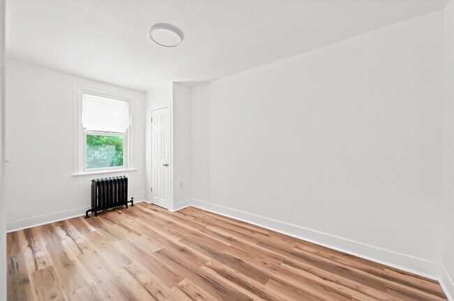 Building Photo - 2BR/1BA Home | East Germantown