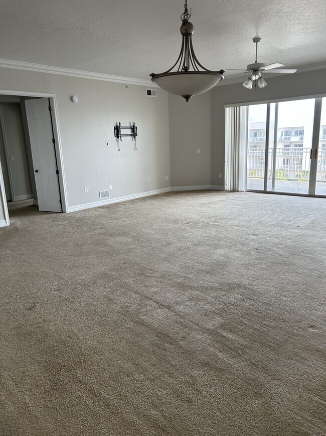 Building Photo - 590 S Banana River Dr
