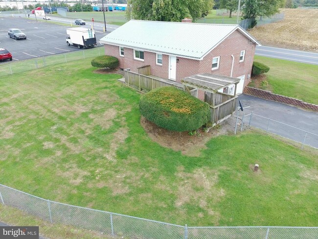 Building Photo - 623 Kriner Rd