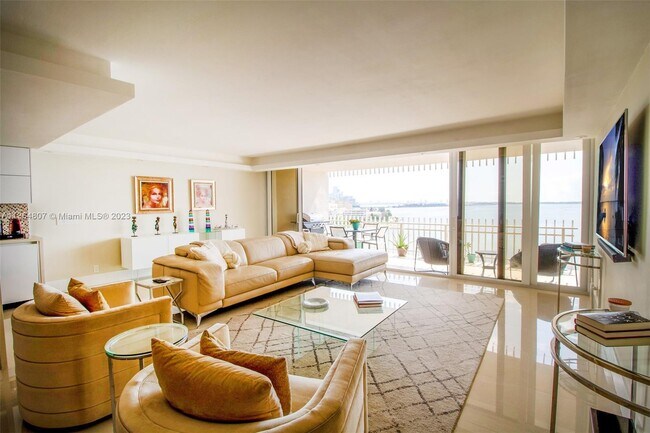 Foto del edificio - 3 Grove Isle Dr
