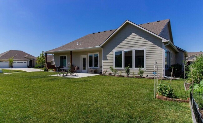 Building Photo - 5217 Cedar Grv Wy
