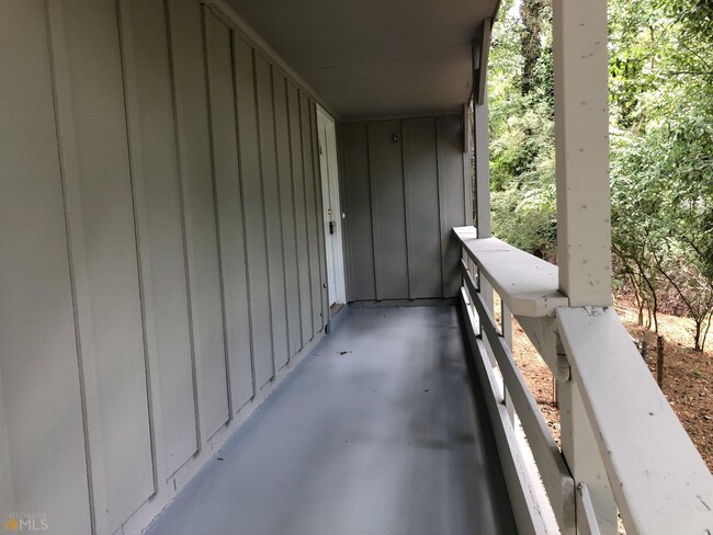 Building Photo - 175 Westwood Dr