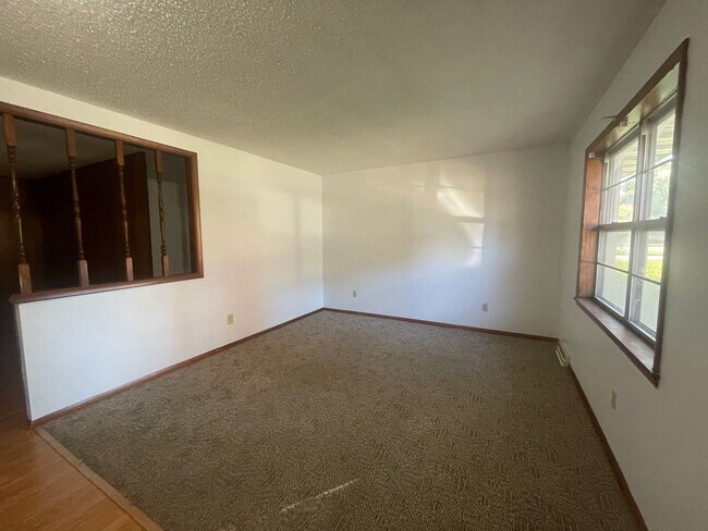 Foto del edificio - Great Eastside Location! 3 bedrooms 2 bath...