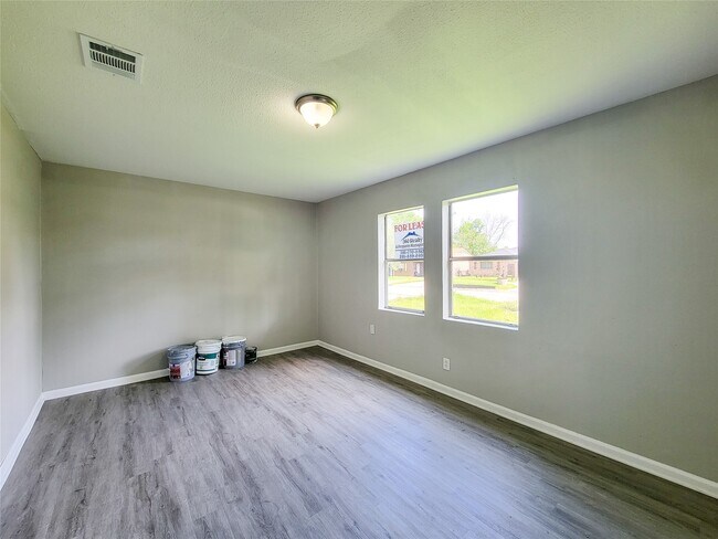 Foto del edificio - 4909 Holloway Dr