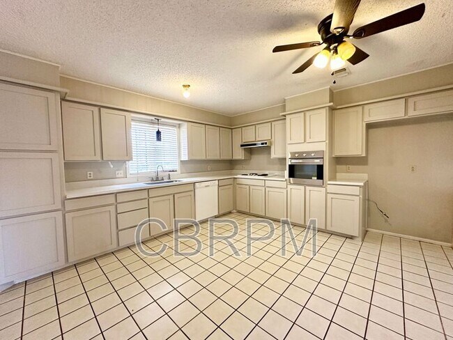 Foto del edificio - 7006 Vinton Ave