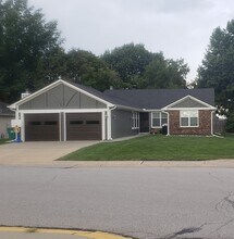 Building Photo - 1102 Hampton Dr