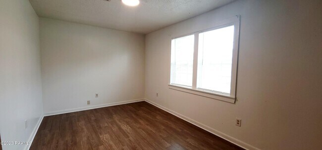 Building Photo - 815 Granger St