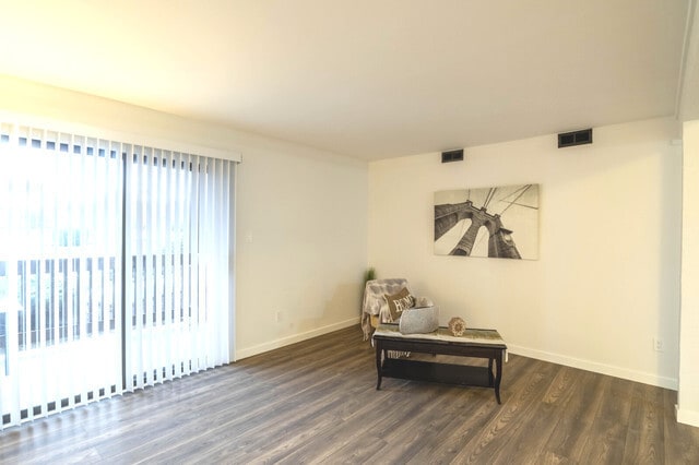 Foto del edificio - 800 Brook Dr