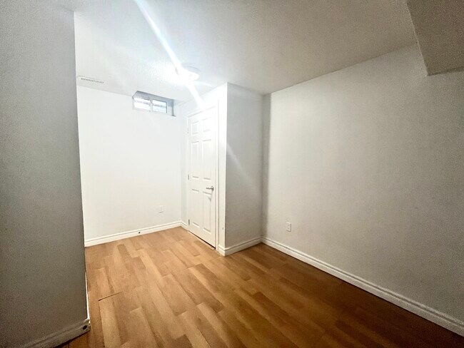 Building Photo - 2 BED - 2 BATH - AJAX - BASEMENT