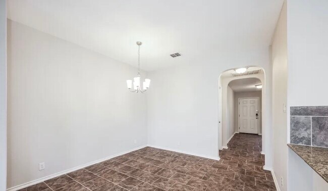 Foto del edificio - 8931 Hickman Pk