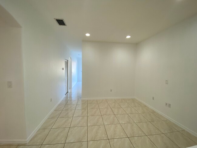Building Photo - 10985 SW 239th Ter