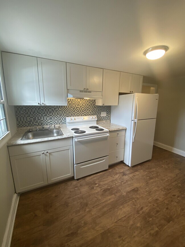 Foto del edificio - 2205 Russelldale Ave