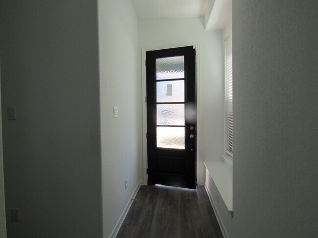 Building Photo - 562 Dry Fork Ln