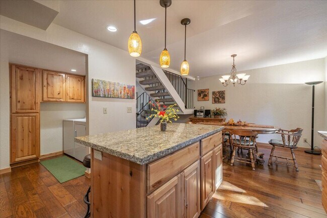 Foto del edificio - Lake Forest 3 Bedroom Ski Lease