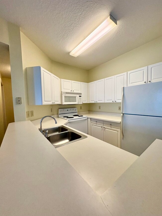Building Photo - 25113 Harbour Vista Cir