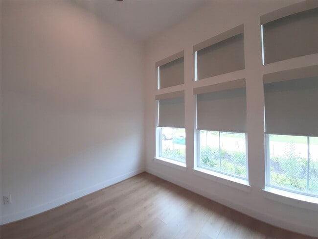 Building Photo - 8015 Allston Vlg Trl