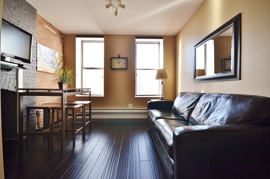Primary Photo - 644 10th Ave