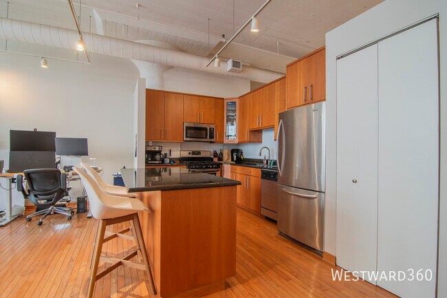 Foto del edificio - 333 W Hubbard St