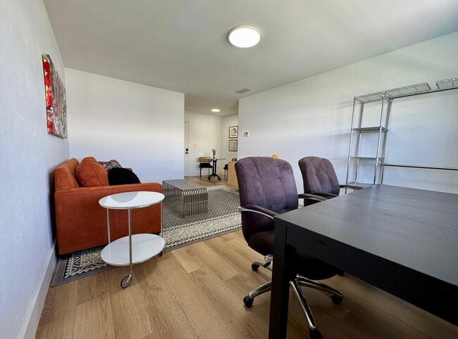 Foto del edificio - 299 SW 7th St