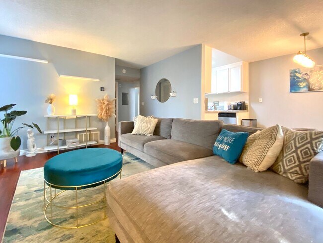 Foto del edificio - 1 Bedroom 1 Bathroom in Newpark Village Available Soon! Small Pets are Welcomed!