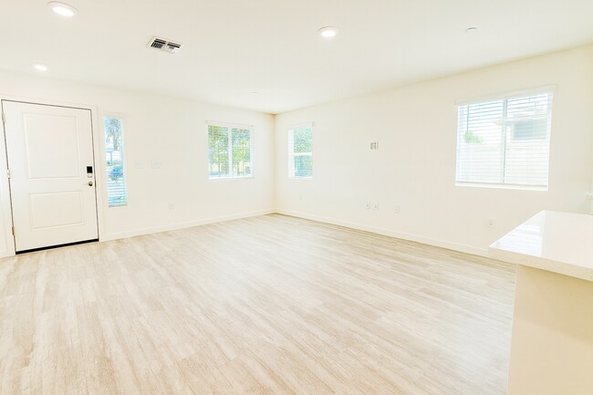 Foto del edificio - 975 San Juan Rd