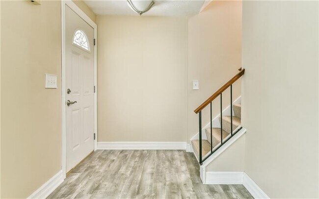 Foto del edificio - 4413 Laurel Oak Dr