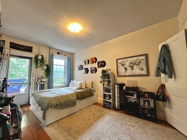 Foto del edificio - 164 Thorndike St