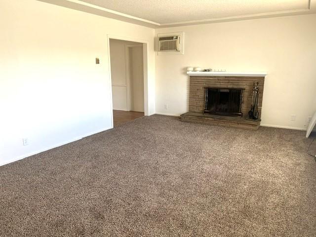 Building Photo - 40537 Mulberry Dr