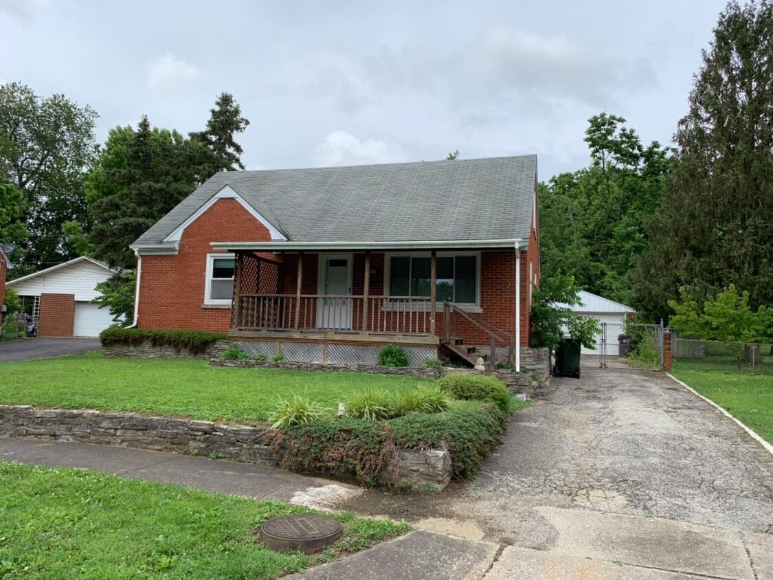 1853 Courtland Dr, Lexington, KY 40505 House Rental in Lexington, KY