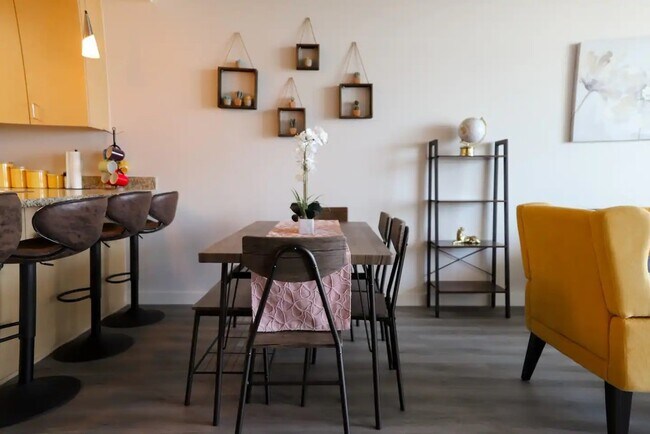 Foto del edificio - 1080 Park Blvd