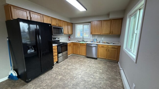 Building Photo - 1103 Karluk St