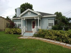 Building Photo - 826 Hollingsworth Rd