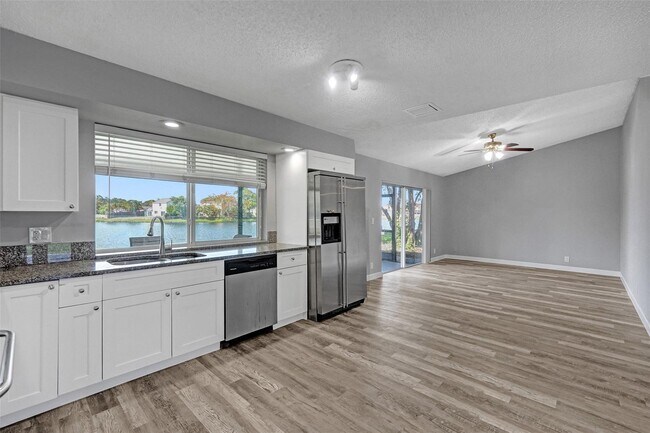Foto del edificio - 9849 Ridgecreek Rd