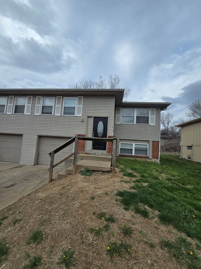 Building Photo - 1410 N 63rd Terrace