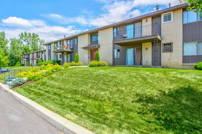 Building Photo - Rolling Ridge Apartments